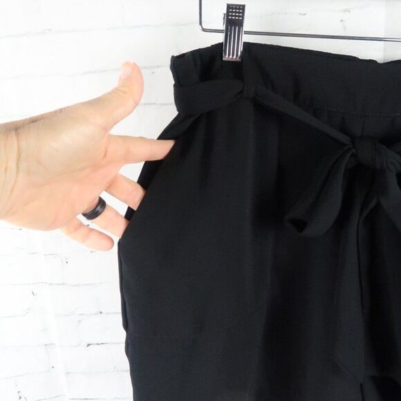 A NEW DAY BLACK RAYON HIGH WAIST SHORTS WITH POCKETS AND FRONT TIE DETAIL SIZE L - Picture 4 of 7